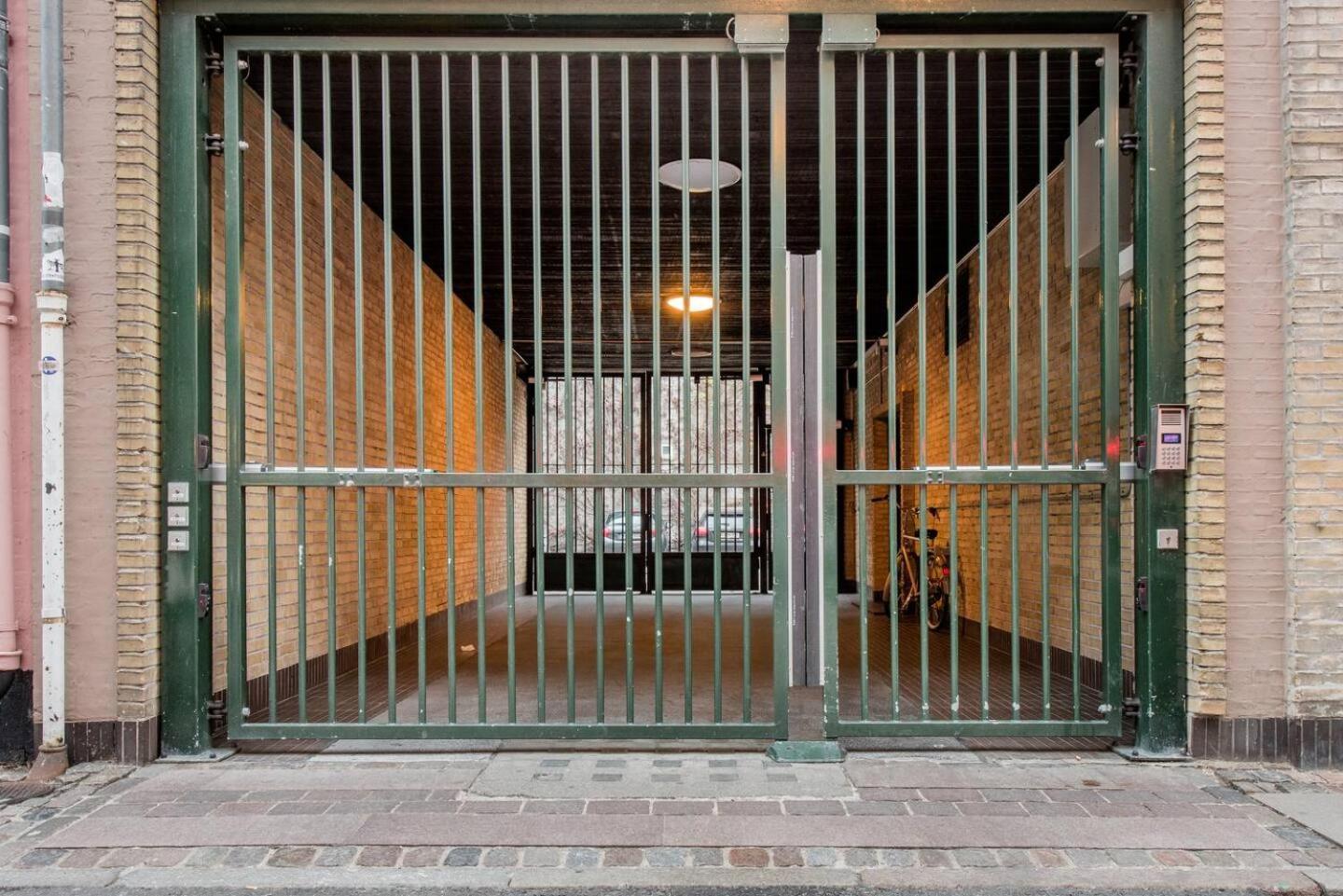 Connected Luxury In Historical Townhouse Lejlighed